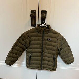Patagonia kids olive green down sweater S (7-8)